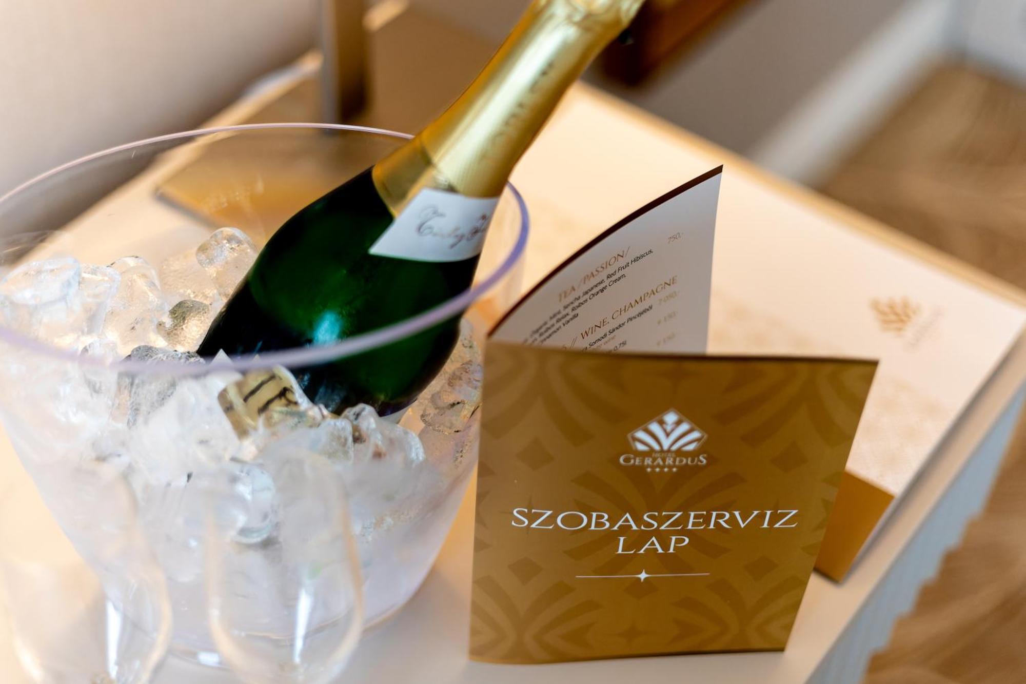 Hotel Gerardus Szeged Luaran gambar